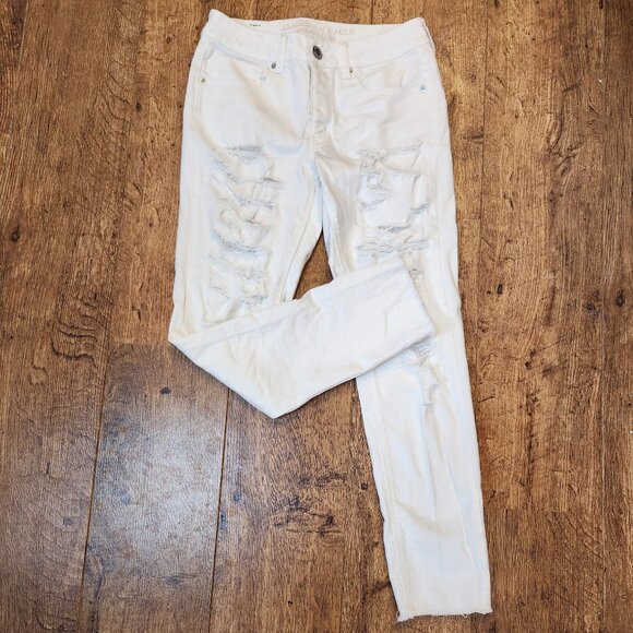 AMERICAN EAGLE Tom Girl Stretch Distressed Button Fly White Jeans - Sz 2 - Picture 3 of 8